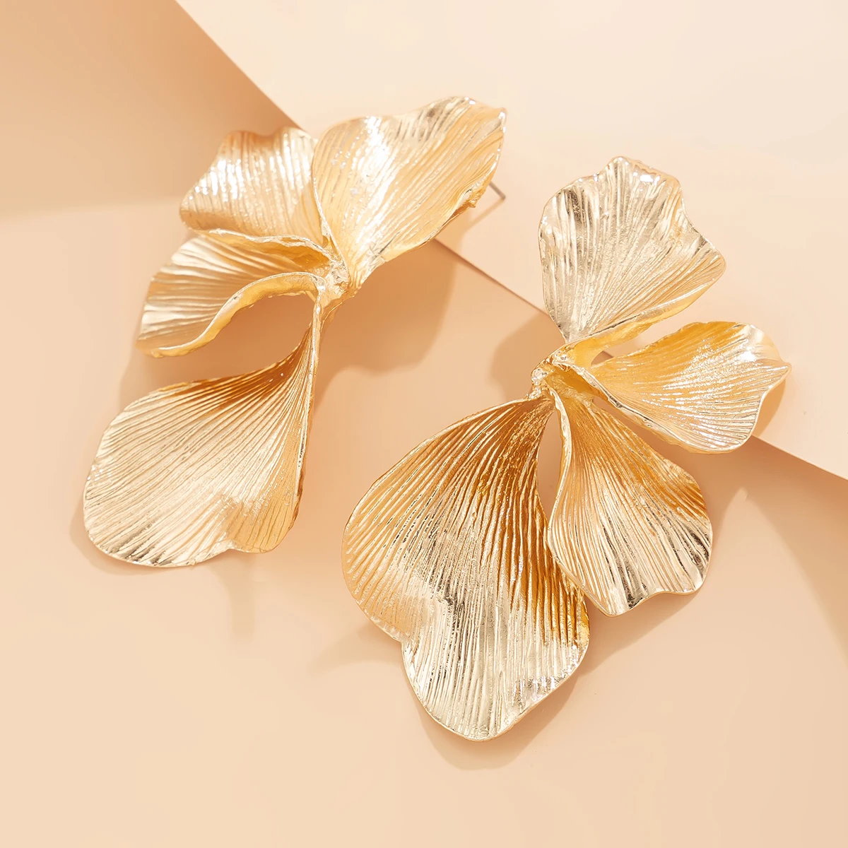 Boucles d'oreilles pétales dorées