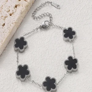 Bracelet argenté à fleurs noires multiples