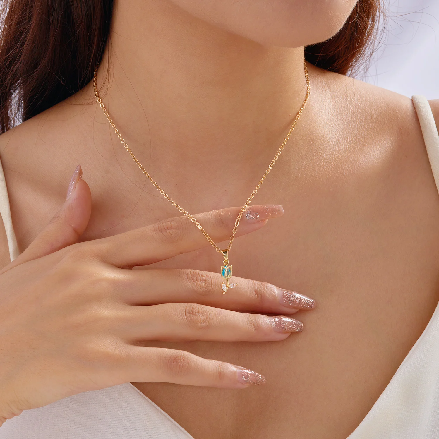Collier avec pendentif tulipe doré et bleu