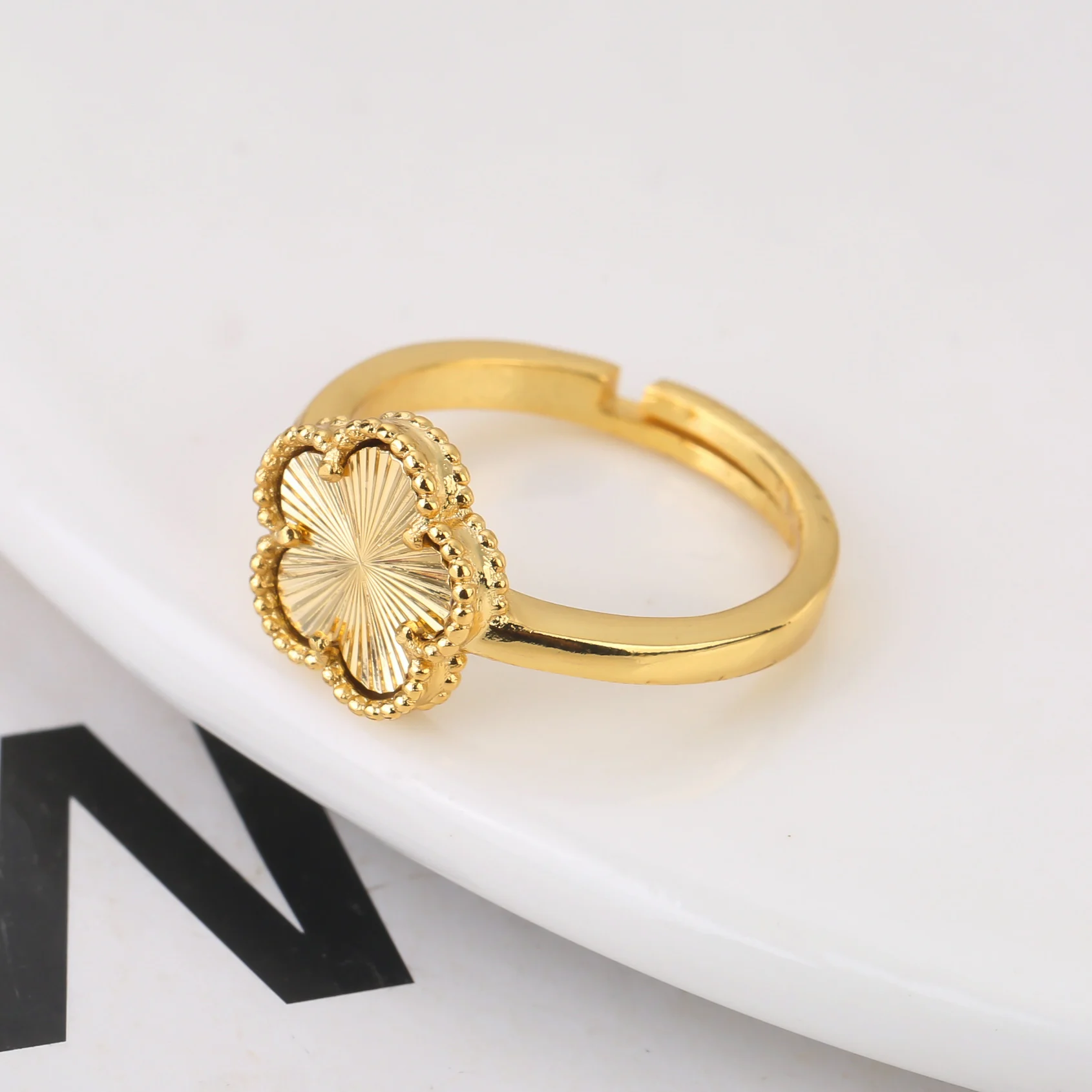 Bague fleur dorée