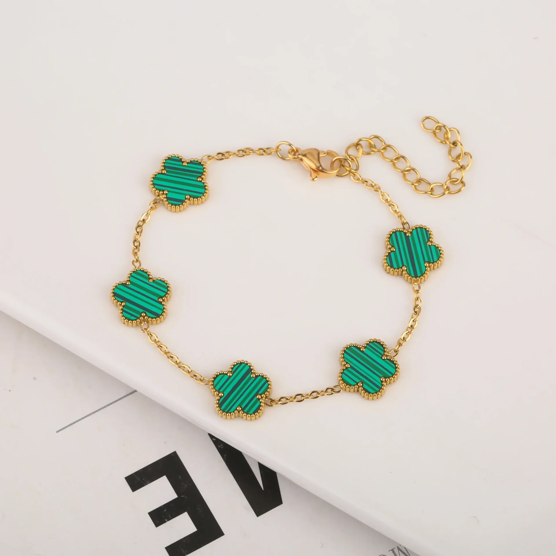 Bracelet fleurs vert or