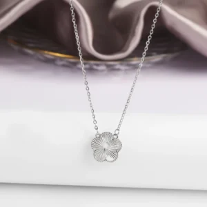 Collier fleur argent