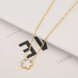 Collier fleur nacré blanc et or